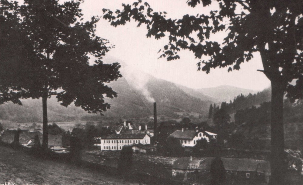 Obr. 1. Pohled na sklárnu v Klášterském Mlýně, 20. léta 20. století