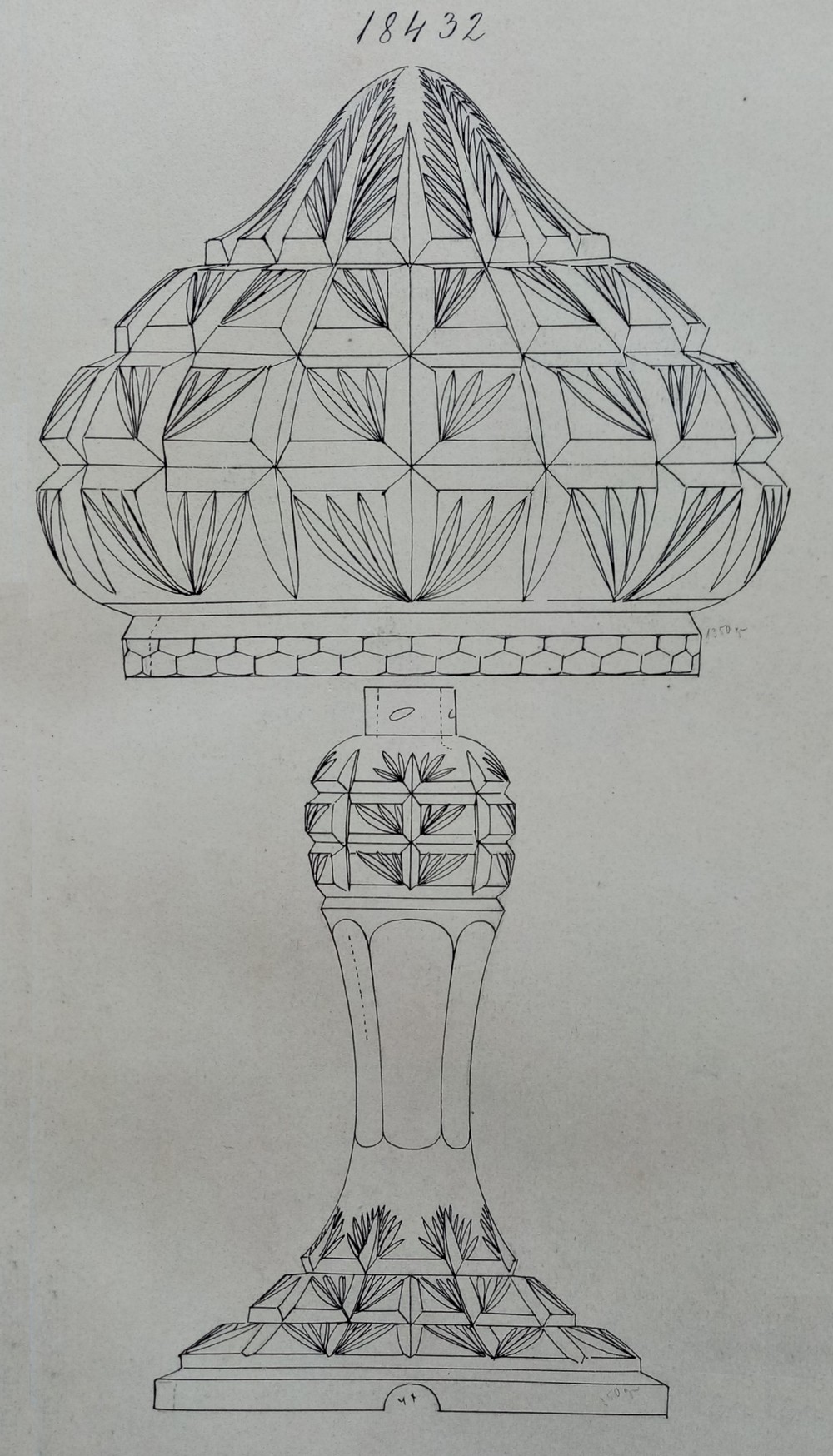 Obr. 10. Návrh plasticky broušeného stolního svítidla, 30. až 40. léta 20. století (Státní okresní archiv Most)