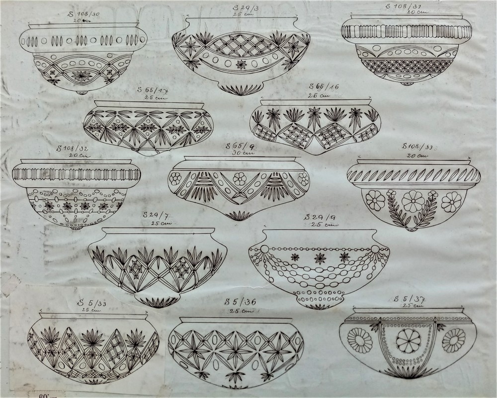 Obr. 9. Vzory nástropních svítidel zdobených broušenými dekory, 30. léta 20. století (Státní okresní archiv Most)