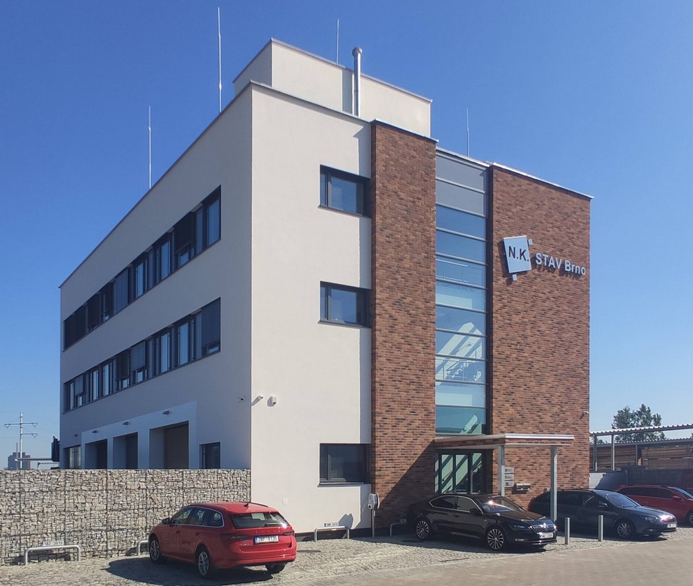 Obr. 1. Dvoupatrová budova nového administrativního sídla firmy N. K STAV
