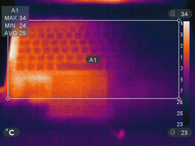 Obr. 1. IR snímek notebooku – teplotní hodnoty max., min. a průměrné