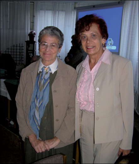 Prof. Illnerová (vlevo) Marie Juklová 