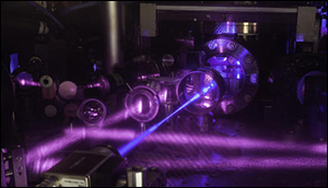 3-D quantum gas atomic clock