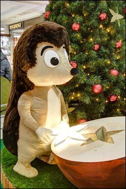 Obr. 7. Světelná vánoční pohádka o ježkovi – Obchodní centrum Letňany
