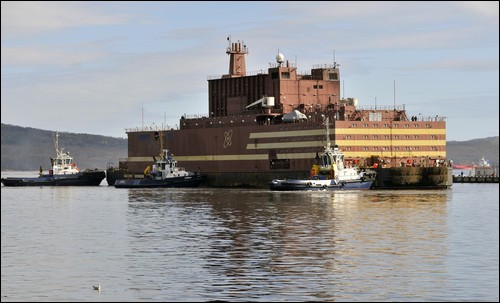 Akademik Lomonosov během plavby z Petrohradu do Murmansku