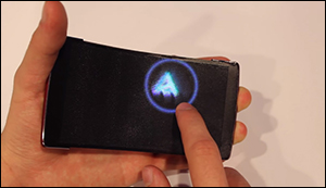 První flexibilní holografický ohebný telefon na světě