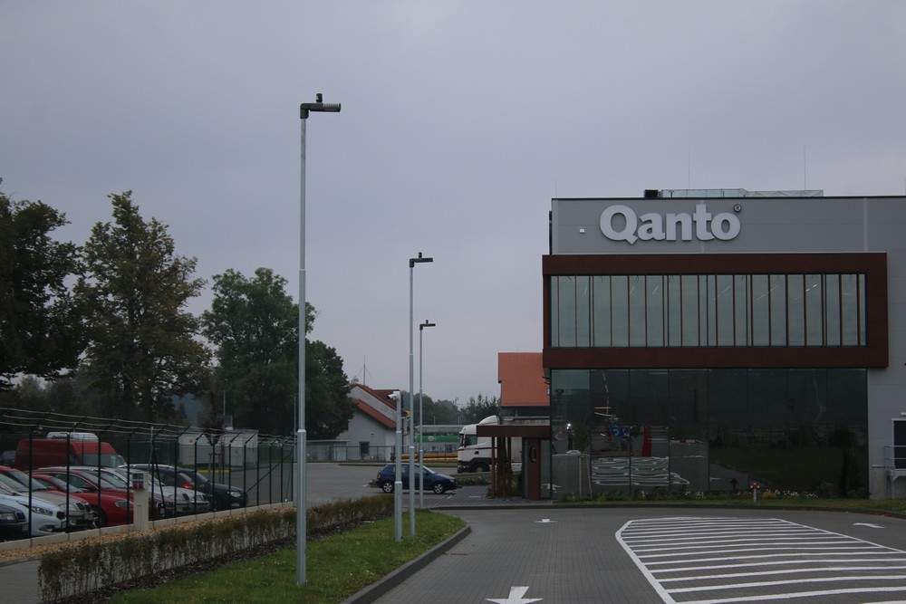 Obr. 7. K osvětlení okolí areálu společnosti Qanto ve Svitavách bylo použito svítidlo Theos glass mini 58 W od výrobce PIL