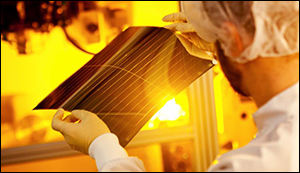 Nový rekord účinnosti organických fotovoltaických článků