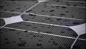 Solární panely generují energii i za deště