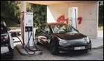 E.ON otevřel první ultrarychlou dobíjecí stanici elektromobilů v ČR. Auto dobije za deset minut