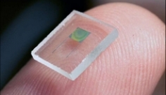 Výkonná 3D mikrobaterie vhodná k on-chip integraci