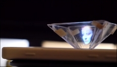 Projektor 3D hologramů z chytrého telefonu