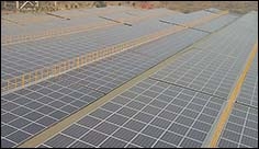 Letiště v indickém městě Cochin je napájeno výhradně energií ze solárních panelů