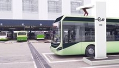 Společnost ABB uvedla na trh rychlonabíjecí robot pro autobusy veřejné dopravy