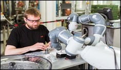 Robot YuMi bude spolupracovat na montáži zásuvek v závodě ABB v České republice