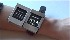 Chytré hodinky Doppio se dvěma dotykovými displeji