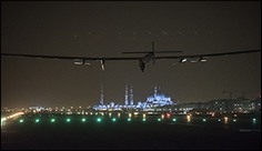 Letoun Solar Impulse dokončil vůbec první oblet země pouze na sluneční pohon