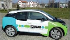 Řešení pro nabíjení elektromobilů v silniční infrastruktuře od Phoenix Contact