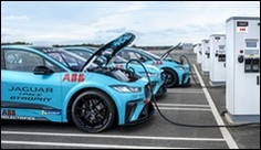 Jaguar I-PACE eTROPHY jede na energii od ABB