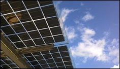 Účinnost perovskitových solárních článků by mohly zvýšit nové materiály