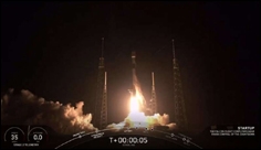 SpaceX launches first 60 satellites of its internet network