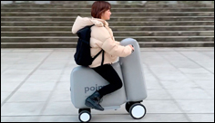 Japonská vize městské dopravy pro chodce má podobu nafukovacího e-kola