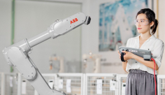 ABB rozšiřuje nabídku malých robotů o rychlý a výkonný model IRB 1300