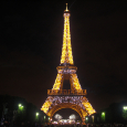 Obr. 20. a) Charakteristické objekty ako symboly mesta vo svetových metropolách: Eiffelova veža v Paríži